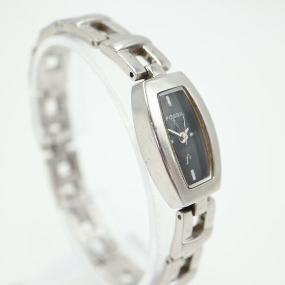 Fossil F2 Ladies Watch Silver Tone 16mm Black Dial Bracelet ES-9751 New Battery - Picture 9 of 15